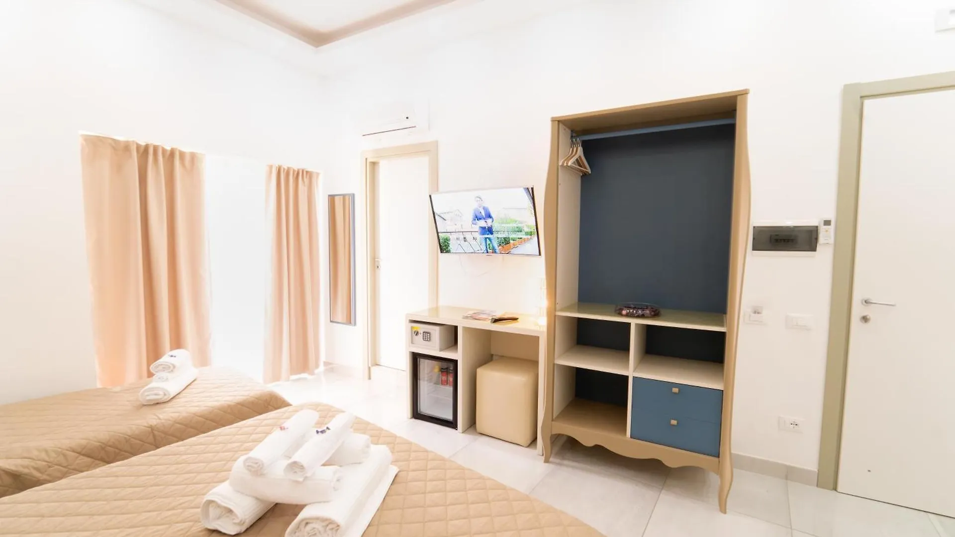Al Campanile H Napoli Centro, By Clapa Group Hotel Gasthuis Napels
