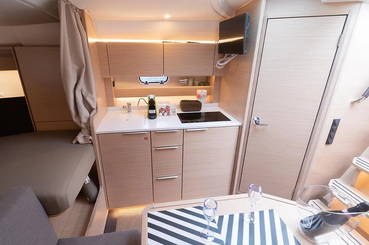 Guest house Al Campanile H Napoli Centro, By Clapa Group Hotel