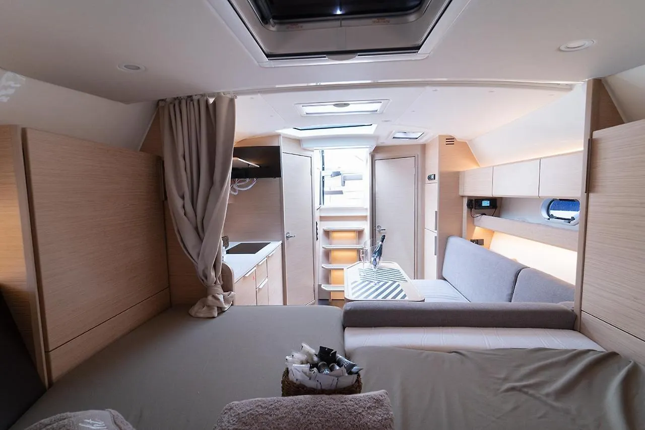 *** Guest house Al Campanile H Napoli Centro, By Clapa Group Hotel Italy