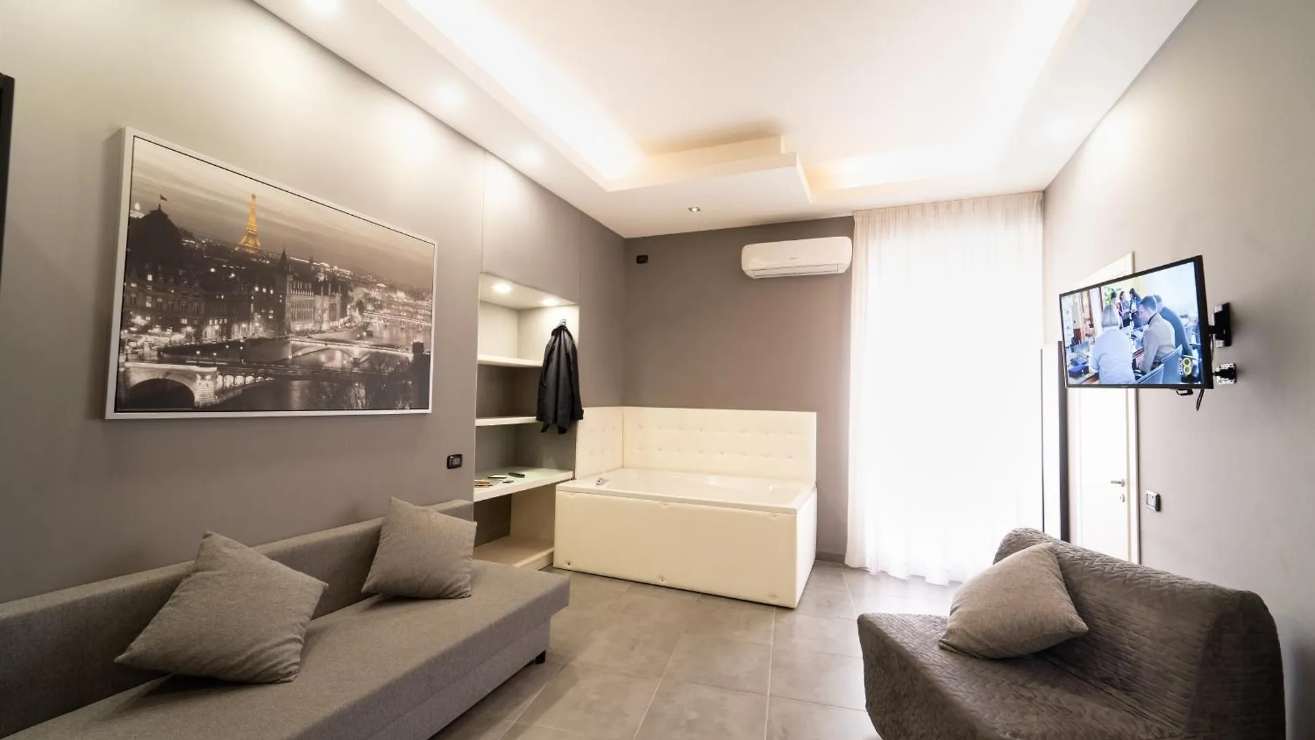 Al Campanile H Napoli Centro, By Clapa Group Hotel 3*, Naples